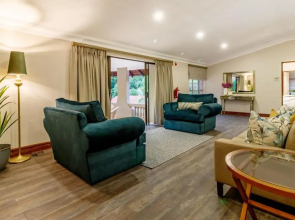 Christie's at 32 on Russell