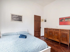 3 Bedrooms flat with parking and breakfast