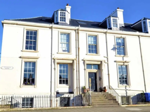 Ayr Loft Apartment With Fabulous Views