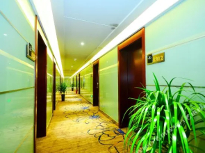 Xuzhou Ideal International Holiday Hotel (Yunlonghu Gongnong Road Subway Station)(徐州理想国际假日酒店（云龙湖工农路地铁站店）)