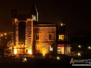 El Castillo de los Locos Hotel
