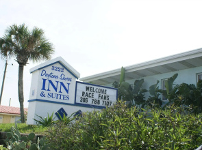 Daytona Shores Inn and Suites