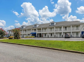 Baymont Inn and Suites Forest City