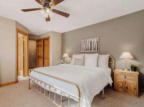 Cozy Pines Cabin - Quiet Relaxation!
