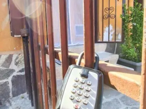 Monolocale Zona Monza-Milano Wi-fi Gratis, INTERO APPARTAMENTO