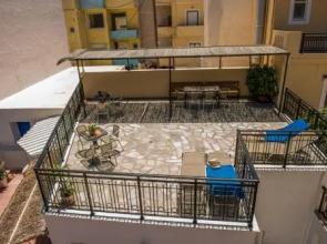 Harbour Studios And Apartments