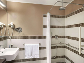 Отель Ramada Plaza by Wyndham Milano