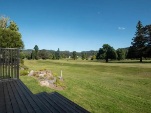 Above Par Golf Course Villa with Hot Tub 4bd3bth