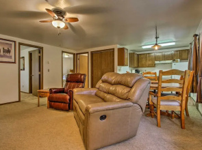 Cozy Angler's Apt - Steps to Trout Fishing River!