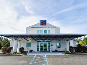 Motel 6 Tewksbury, MA - Boston
