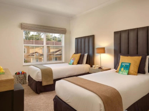 Regal Oaks Resort