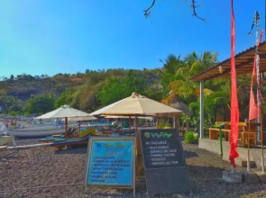 COCONUT BEACH BUNGALOWs & WARUNG