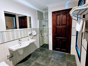 Otanti̇k Club Hotel & Spa