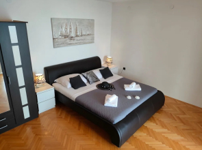 A6 Beachfront apt With big Terrace and sea View