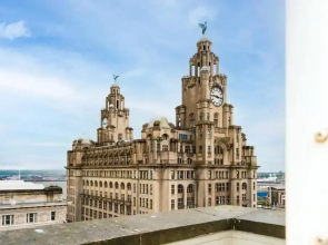 Host Stay Waterfront Penthouse