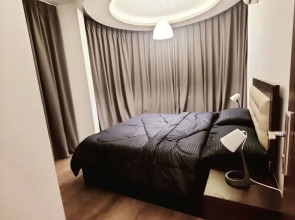 "28 1- Lovely Apartment Close to all Services"