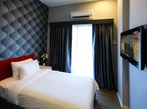 Cenang Plaza Beach Hotel