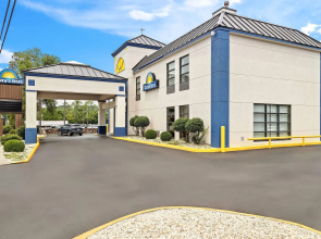 Days Inn by Wyndham Salem