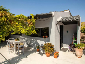 Karteros House 1300meters from the beach!