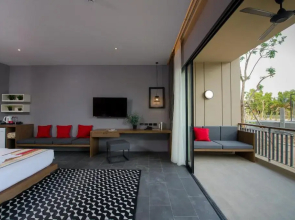 The Gallery Hotel Nai Harn