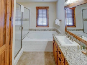 The Lodges 1114 - Two Bedroom Condo