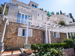 Apartment Sea Whisper