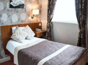 Thomas James Hotel