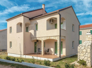 Amazing Home in Ugljan With Wifi and 2 Bedrooms