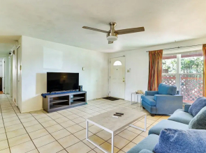 Pets Welcome: Hot Tub Haven in Albuquerque!