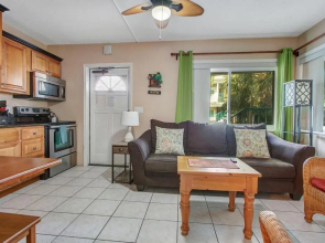 Five Palms Suite 109 - Daily - Weekly - Monthly