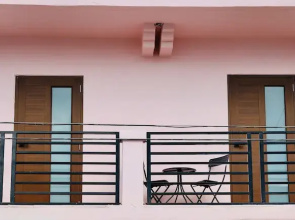 Room 11: Balcony Bliss in Creative Santurce
