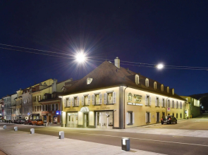 L'HÔTEL by Hostellerie du Château