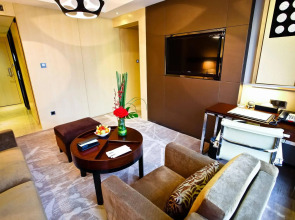 Chengdu Celebrity Upper Class Hotel