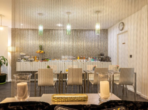 Hotel Glasgow Monceau Paris by Patrick Hayat