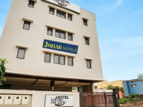 Hotel Johar Inn