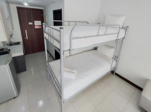 Cozy Stay Studio Apartment At Scientia Residence