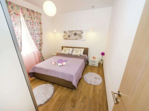 New Luxury Apartment With Nice Garden and Barbecue in a Quiet Area, Wifi