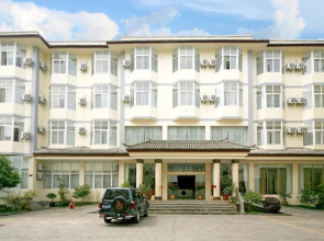 Tengchong Shun Xing Business Hotel