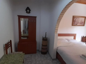 Honey-House “Kastrioti”