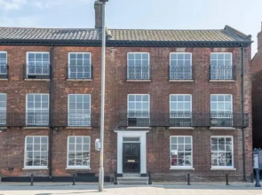 South Quay Apartment - 2 Bedrooms - 2 Bathrooms