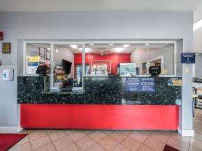 Econo Lodge Inn & Suites Huntsville University Area