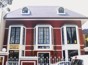 RedDoorz Premium near RS Pondok Indah