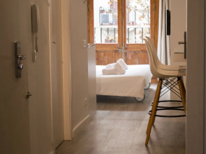 Happy People Sagrada Familia