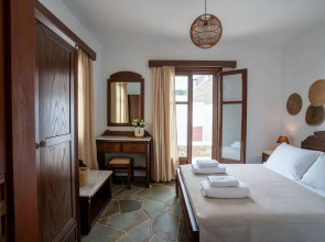 Mirsini Apartments in Sifnos