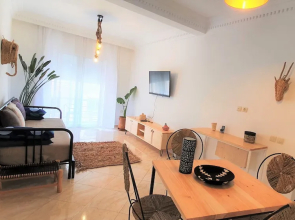 FRESH DESIGNED next to THE SEA -nice area - wifi