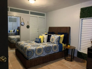 Stylish Condo-Steps to Beach w-3B/3B+4 Beds+Games