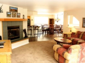 Pinecreek F 3 BR 3 Br townhouse by RedAwning