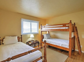 Lake- & Mtn-view: Resort Hub in Silverthorne!