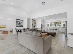 Perfect Family Holiday Home on Noosa Sound - 3 Key Court