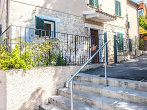 S145 - Sirolo, Nuovissimo Trilocale in Centro Con Giardino